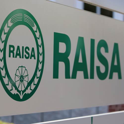 Logo mit Schriftzug der RAISA eG auf einem Schild